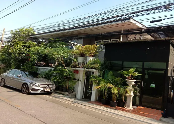 Oyo 857 42 Loft Hotel 2*