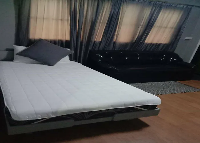 Oyo 857 42 Loft Hotel 2*