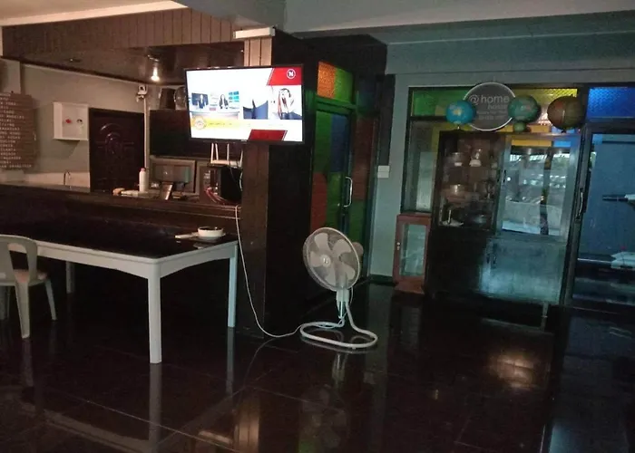 Oyo 857 42 Loft Hotel 2*